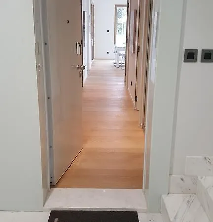Bel Etage Apartment *