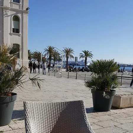 Apartment Bel Etage